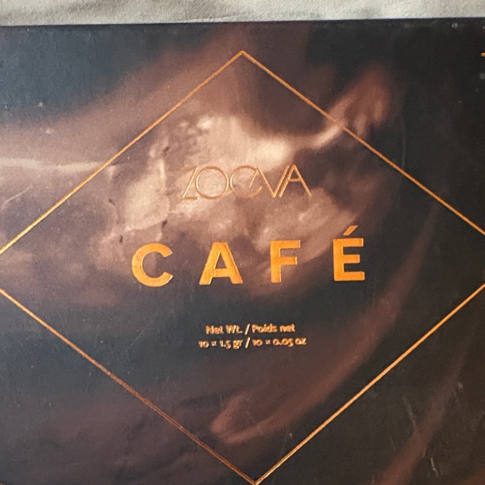 ZOEVA Café Palette with Gold and Brown Accents